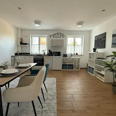 Modern & Spacious Carhandling Campus -naehe Therme Erding -messe Muenchen -arena -free Parking -netflix -w-lan Appartamento