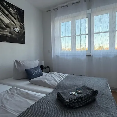 Modern & Spacious Carhandling Campus -naehe Therme Erding -messe Muenchen -arena -free Parking -netflix -w-lan Appartamento