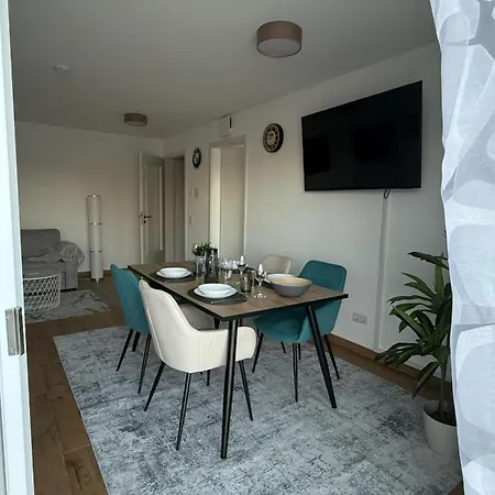 Modern & Spacious Carhandling Campus -naehe Therme Erding -messe Muenchen -arena -free Parking -netflix -w-lan Neufinsing