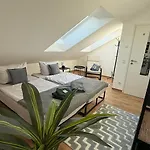 Modern & Spacious Carhandling Campus -naehe Therme Erding -messe Muenchen -arena -free Parking -netflix -w-lan *
