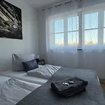 Modern & Spacious Carhandling Campus -naehe Therme Erding -messe Muenchen -arena -free Parking -netflix -w-lan Apartman