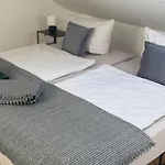 Apartman Modern & Spacious Carhandling Campus -naehe Therme Erding -messe Muenchen -arena -free Parking -netflix -w-lan