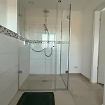 Apartman Modern & Spacious Carhandling Campus -naehe Therme Erding -messe Muenchen -arena -free Parking -netflix -w-lan