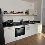 Modern & Spacious Carhandling Campus -naehe Therme Erding -messe Muenchen -arena -free Parking -netflix -w-lan Apartman Neufinsing