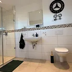 Modern & Spacious Carhandling Campus -naehe Therme Erding -messe Muenchen -arena -free Parking -netflix -w-lan Apartman