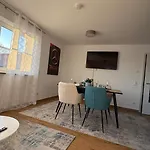 Apartman Modern & Spacious Carhandling Campus -naehe Therme Erding -messe Muenchen -arena -free Parking -netflix -w-lan Neufinsing