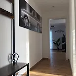 Apartman Modern & Spacious Carhandling Campus -naehe Therme Erding -messe Muenchen -arena -free Parking -netflix -w-lan