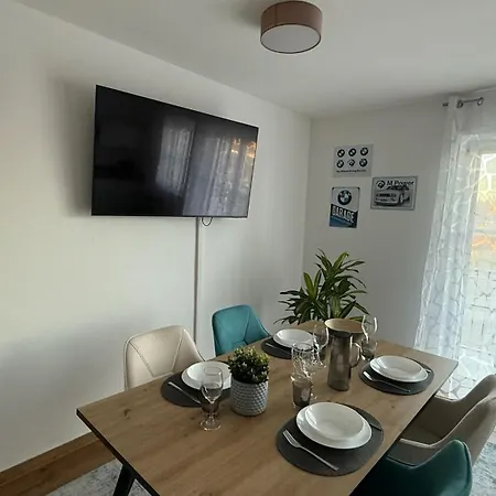 Daire Modern & Spacious Carhandling Campus -naehe Therme Erding -messe Muenchen -arena -free Parking -netflix -w-lan *