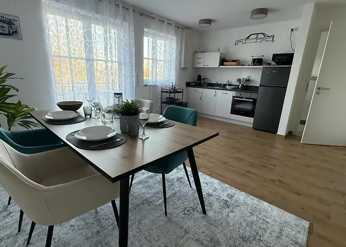 Modern & Spacious Carhandling Campus -naehe Therme Erding -messe Muenchen -arena -free Parking -netflix -w-lan Апартаменты *